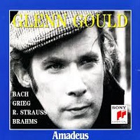 Amadeus : Gould - Bach, Grieg, Strauss, Brahms
 
