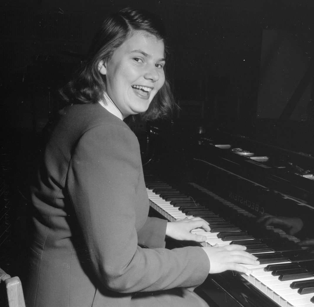 Eva Knardahl